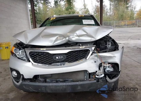 2011 Kia Sorento Lx z USA, uszkodzony, nr VIN 5XYKTDA18BG003708